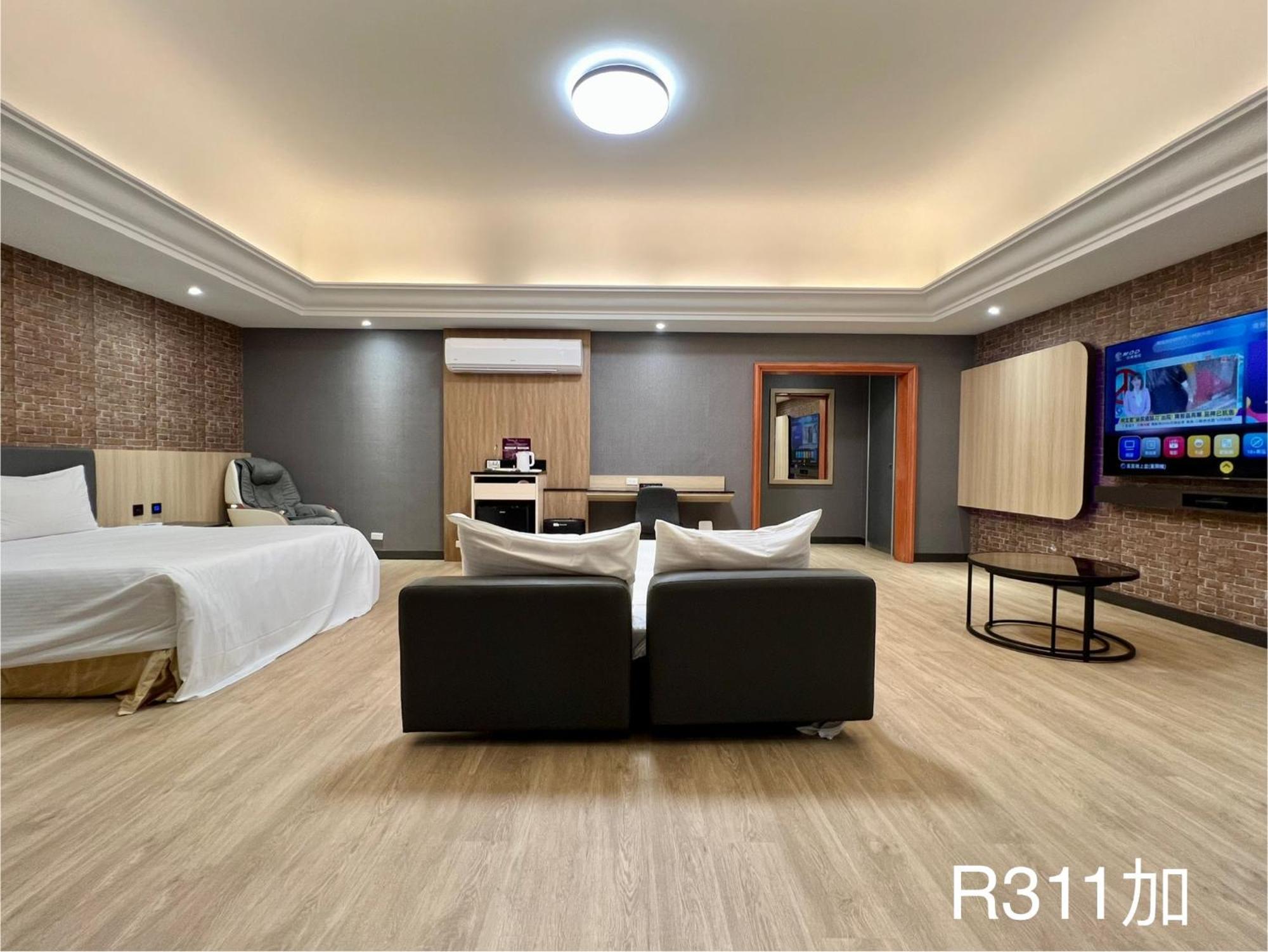 Holiday Motel Tainan Dış mekan fotoğraf