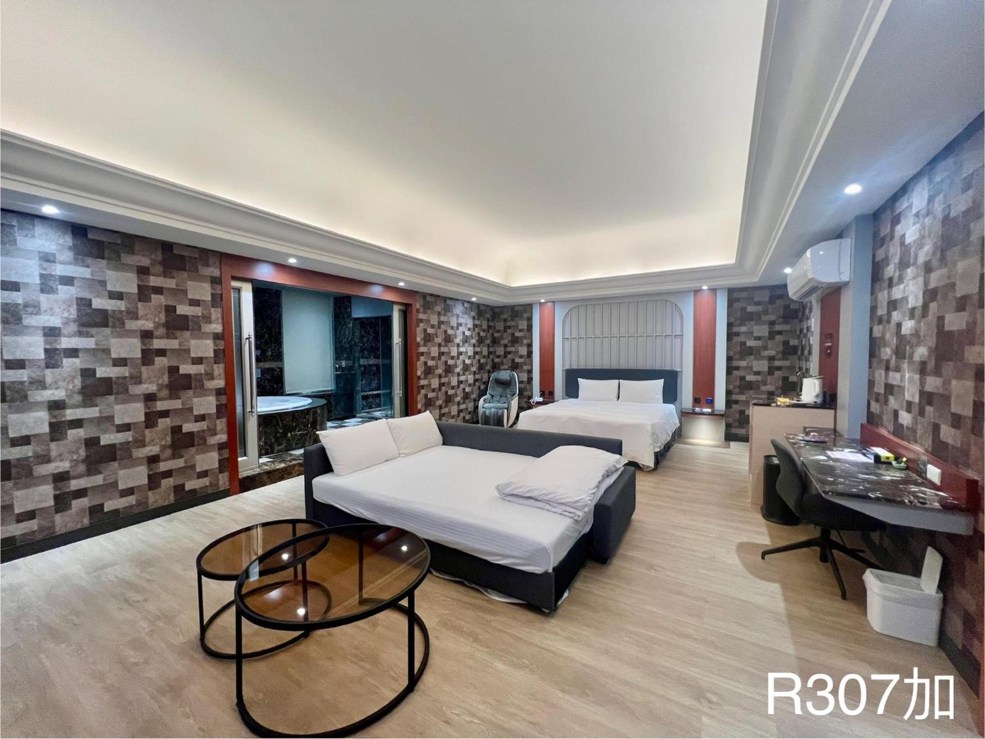 Holiday Motel Tainan Dış mekan fotoğraf
