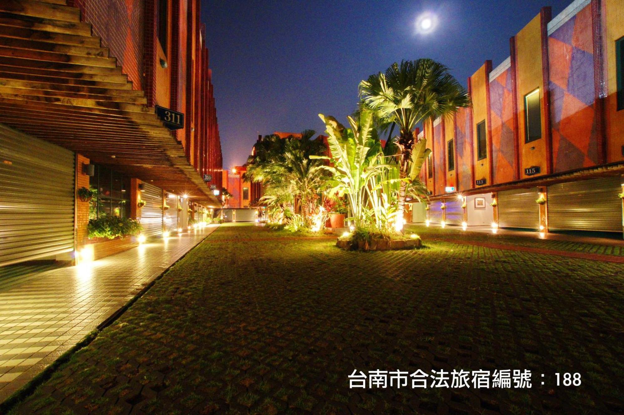Holiday Motel Tainan Dış mekan fotoğraf